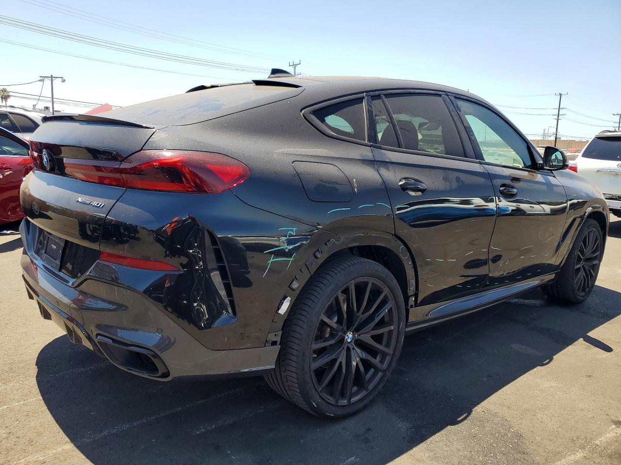 2022 BMW X6 xDrive40I - zdjęcie 3