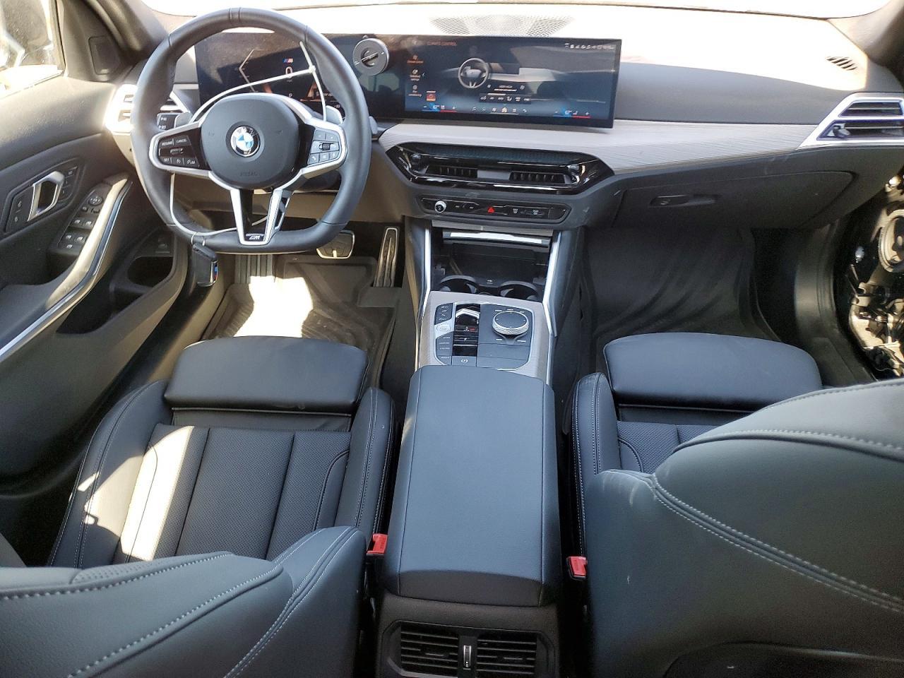 2025 BMW 330I - zdjęcie 8