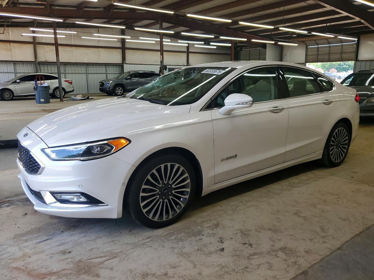 2017 Ford Fusion Titanium Hev - zdjęcie główne