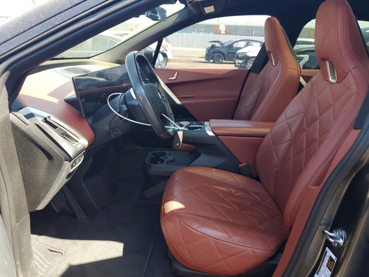 2025 BMW Ix xDrive50 - zdjęcie 7