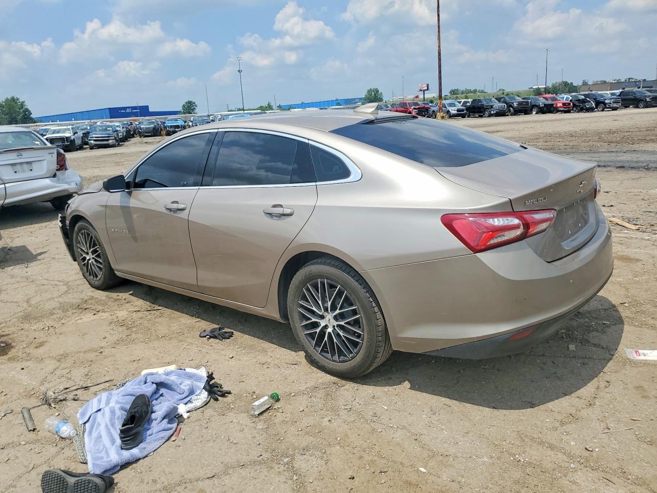 2022 Chevrolet Malibu Lt - zdjęcie 2