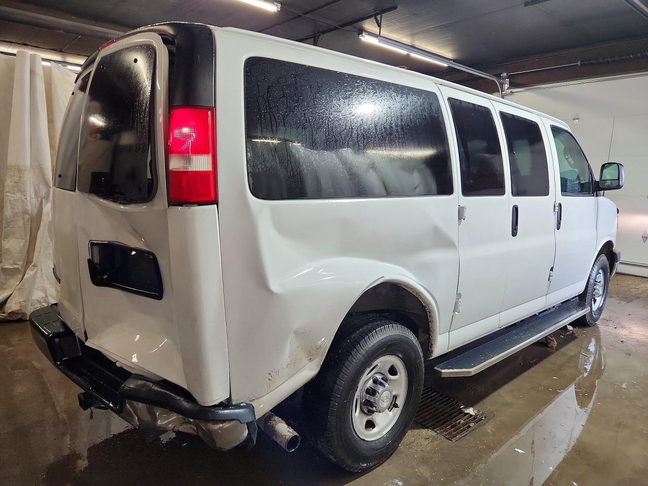 2020 Chevrolet Express G2500 Lt - zdjęcie 3