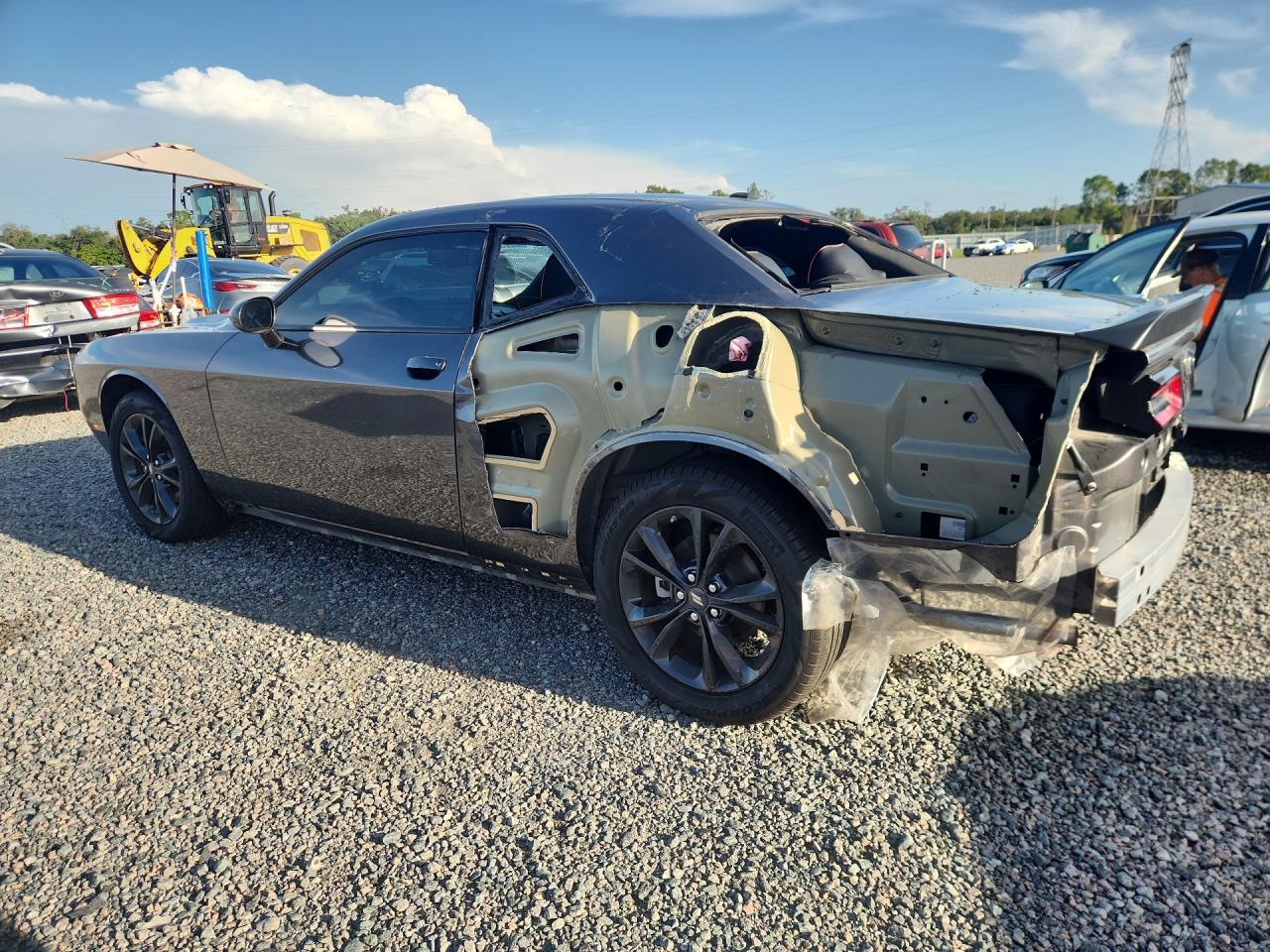 2022 Dodge Challenger Sxt - zdjęcie 2