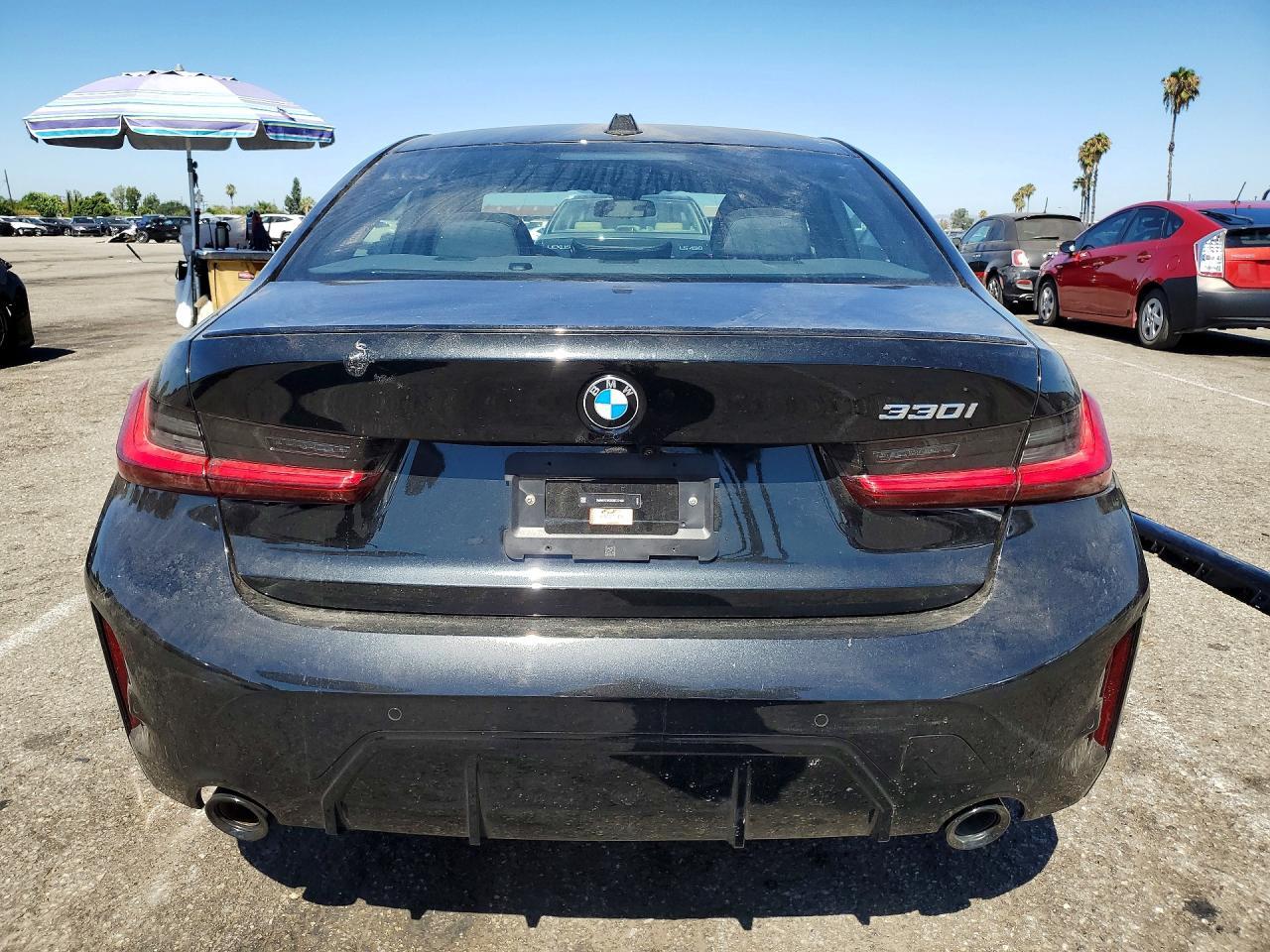 2025 BMW 330I - zdjęcie 6
