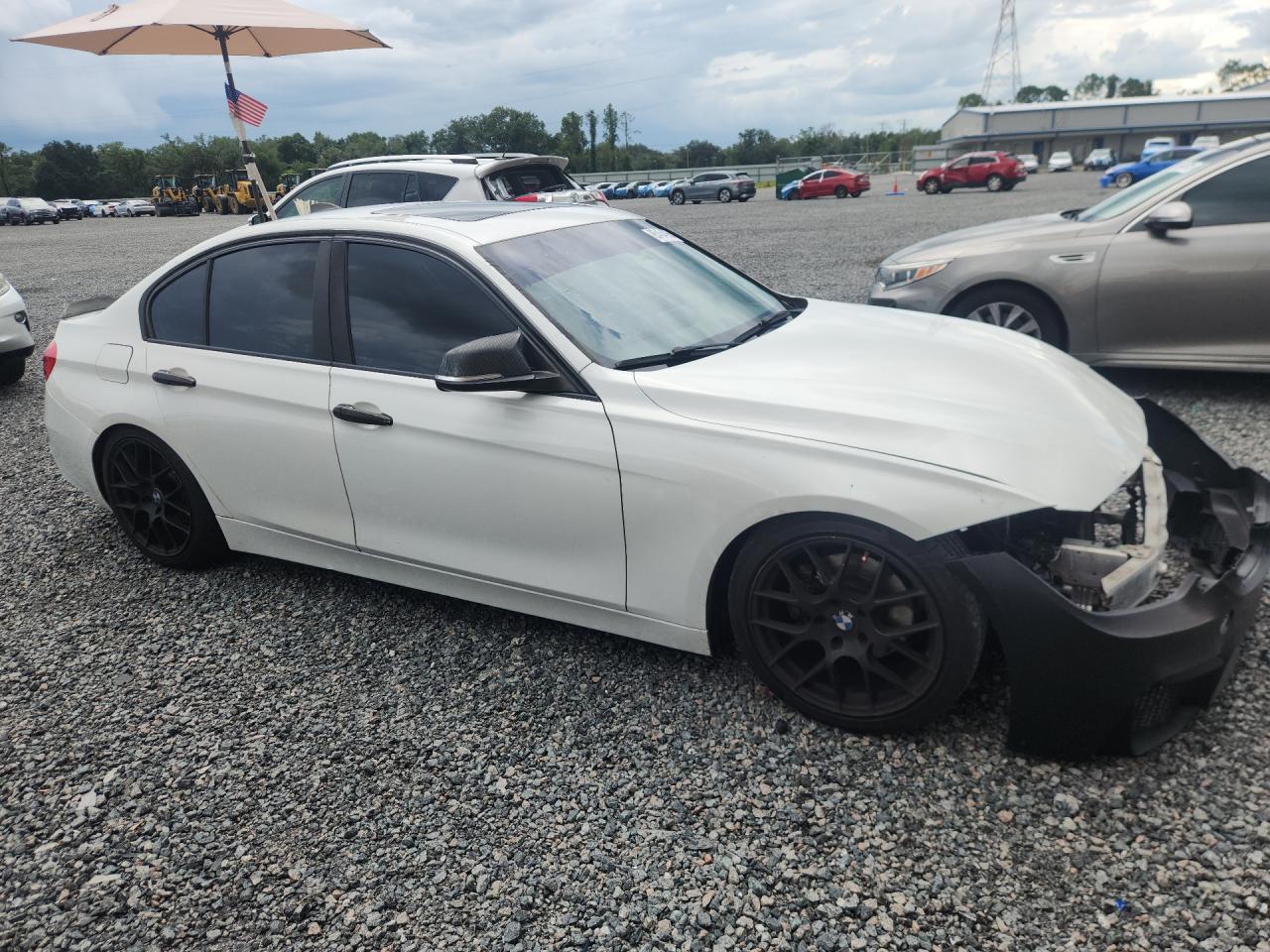 2017 BMW 330 I - zdjęcie 4