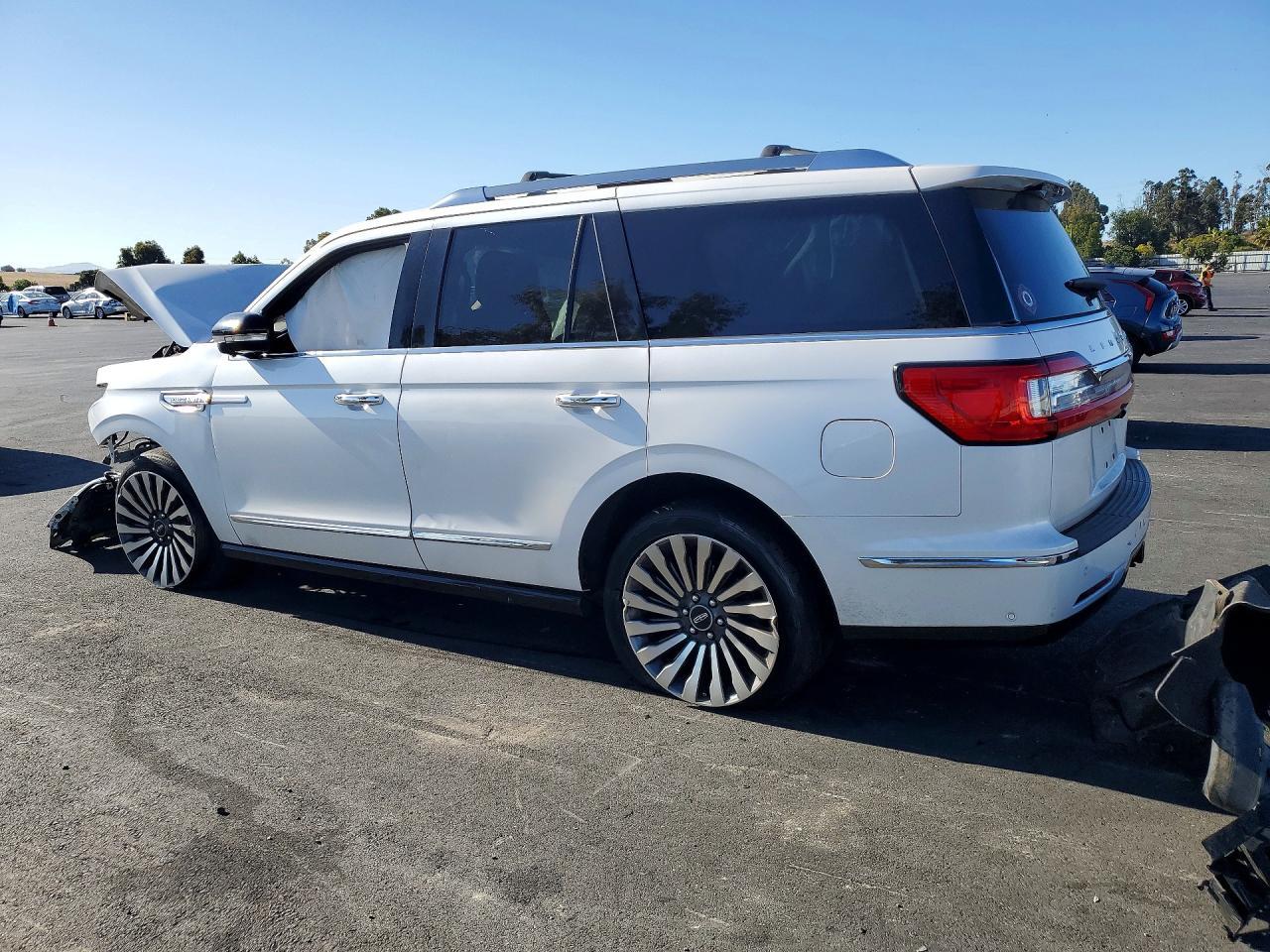 2019 Lincoln Navigator Reserve - zdjęcie 2