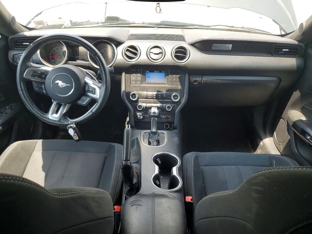 2019 Ford Mustang - zdjęcie 8