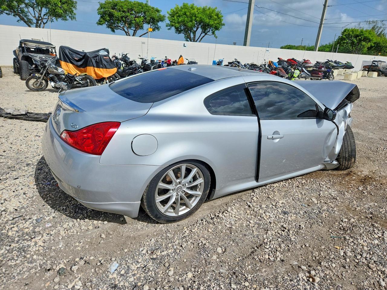 2014 Infiniti Q60 Coupe Journey - zdjęcie 3