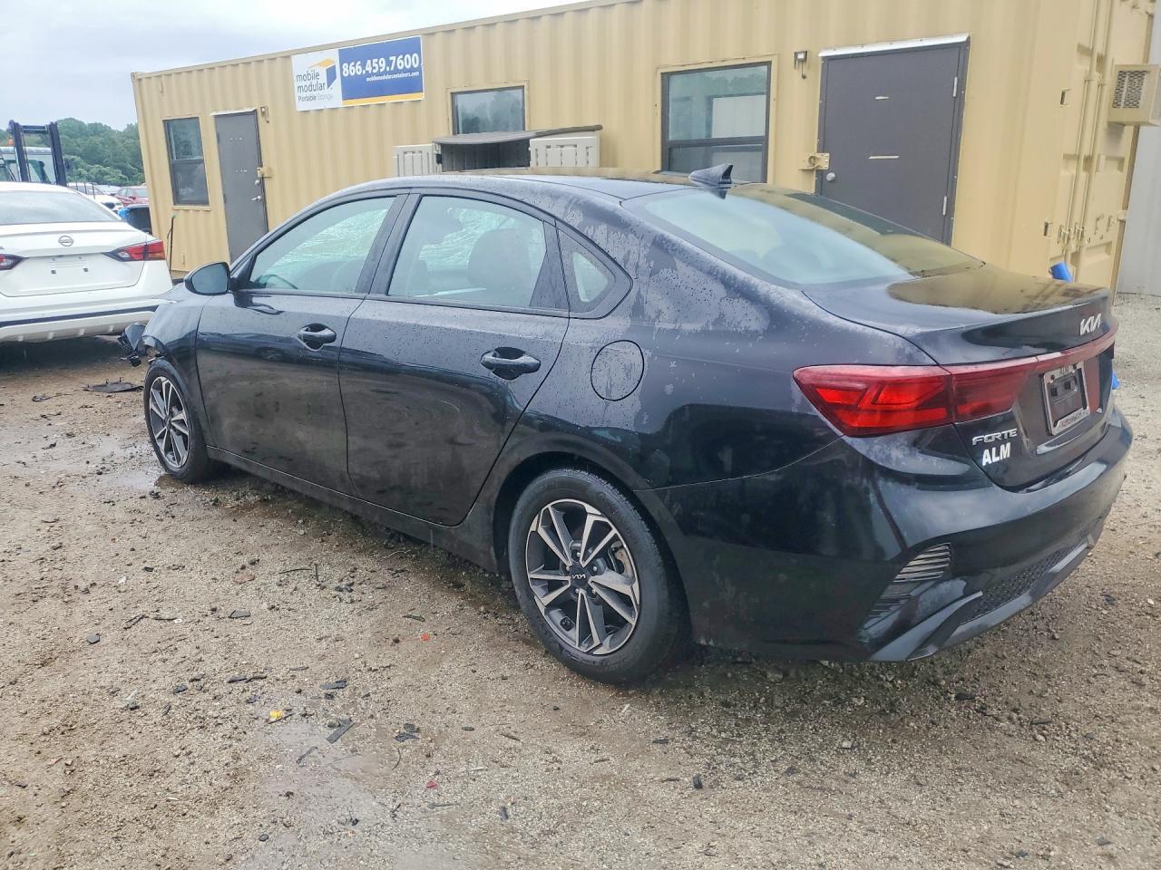 2023 Kia Forte Lxs - zdjęcie 2