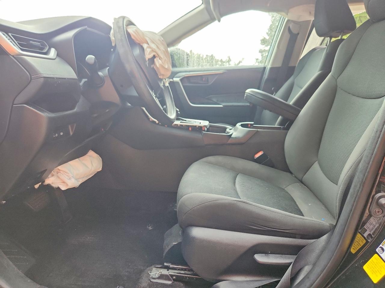 2021 Toyota Rav4 Le - zdjęcie 7