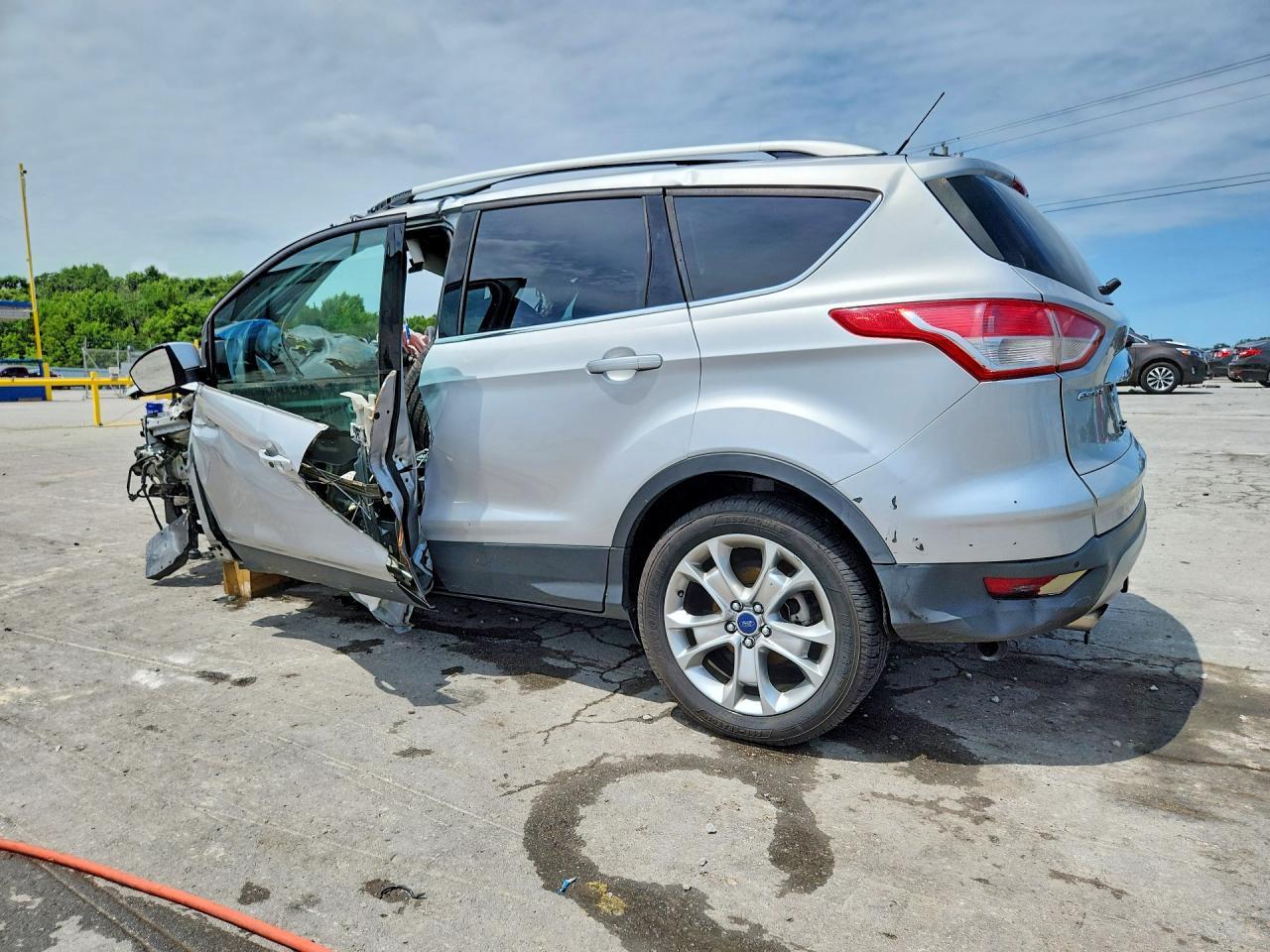 2014 Ford Escape Titanium - zdjęcie 2