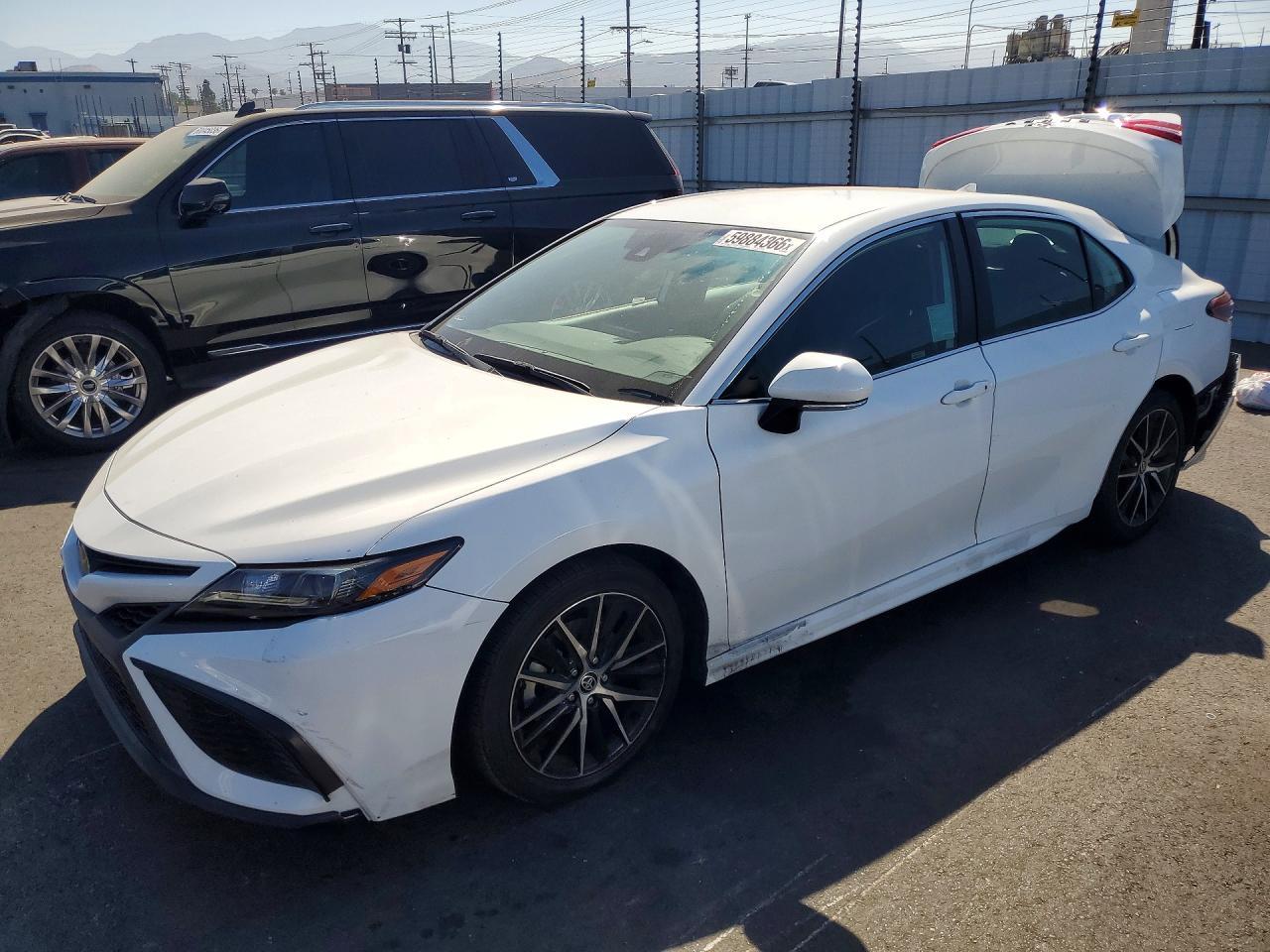 2023 Toyota Camry Se - zdjęcie główne