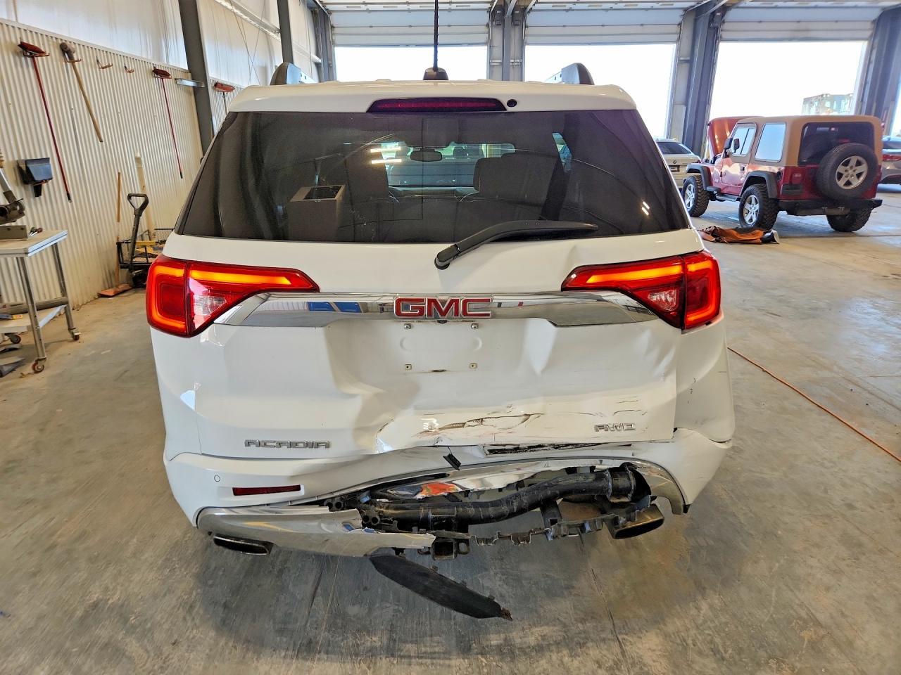 2019 GMC Acadia Denali - zdjęcie 6