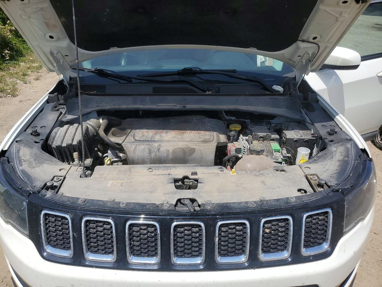 2018 Jeep Compass Latitude - zdjęcie 12