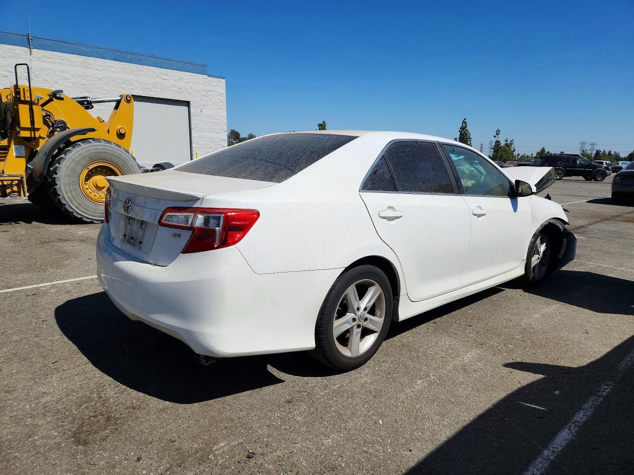2014 Toyota Camry Se - zdjęcie 3