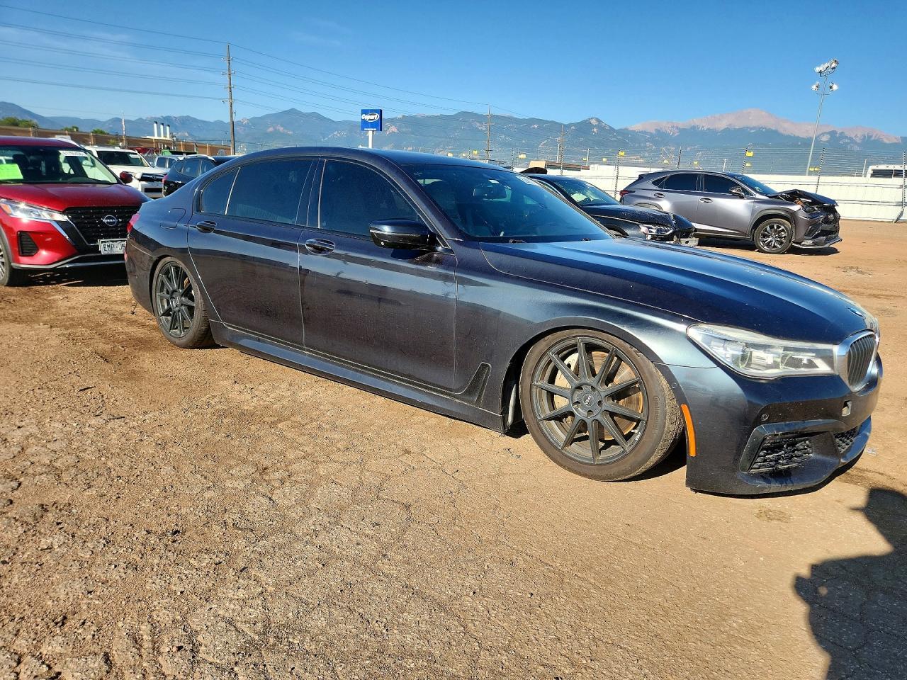 2017 BMW 750 I - zdjęcie 4