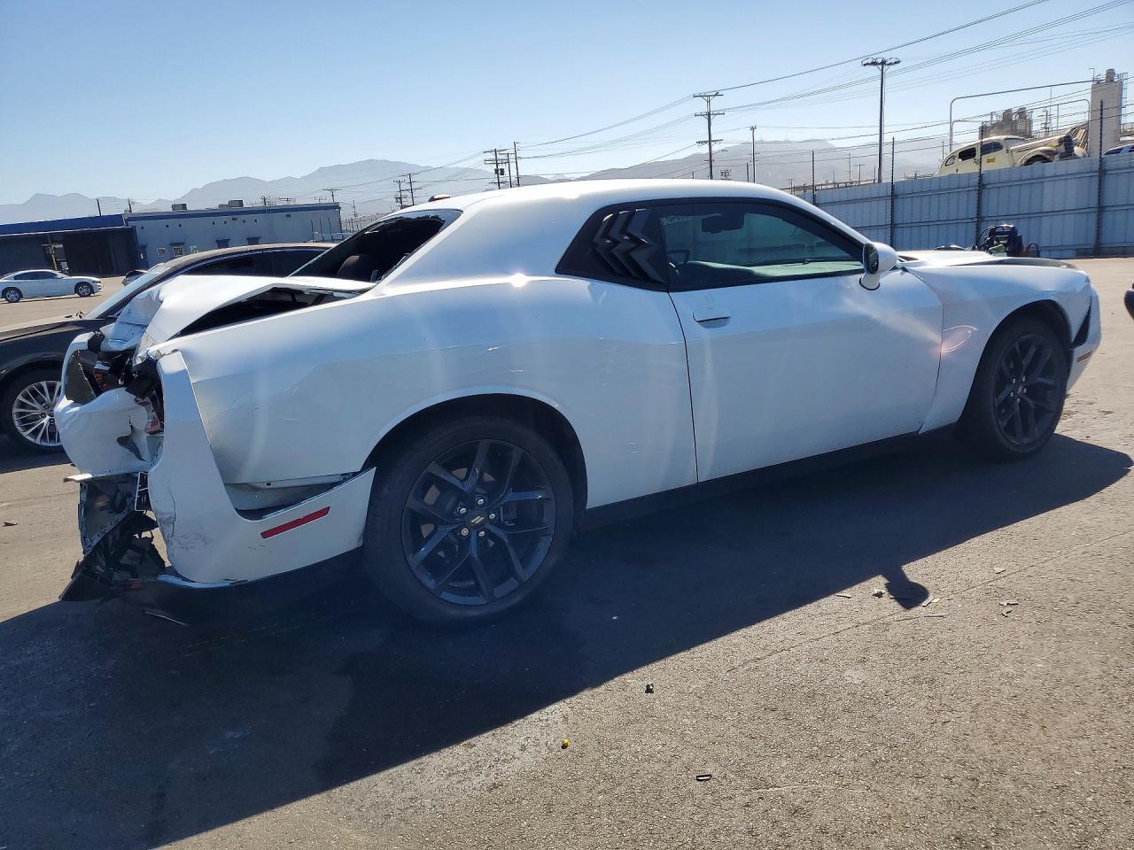 2021 Dodge Challenger Sxt - zdjęcie 3