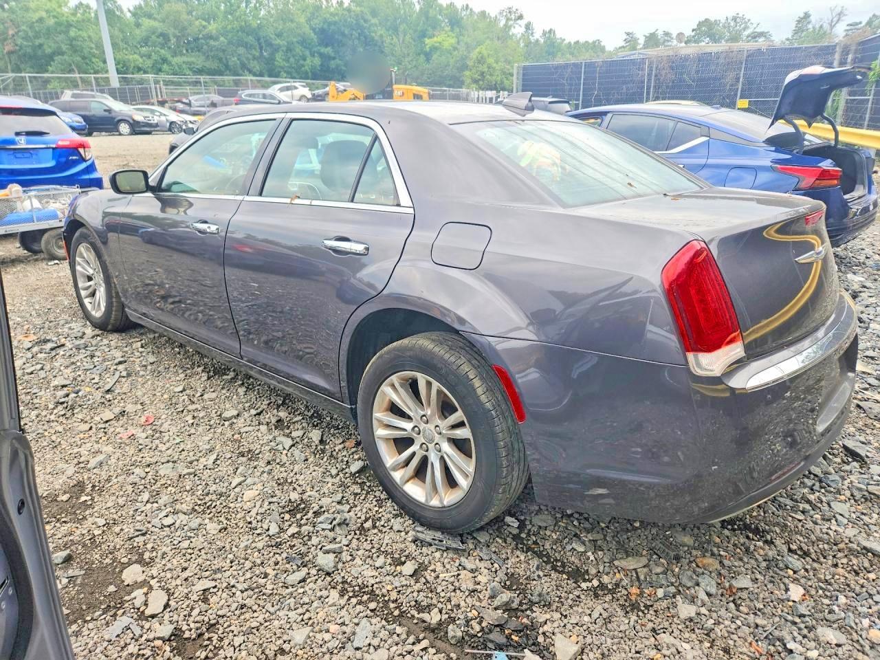 2016 Chrysler 300C - zdjęcie 2