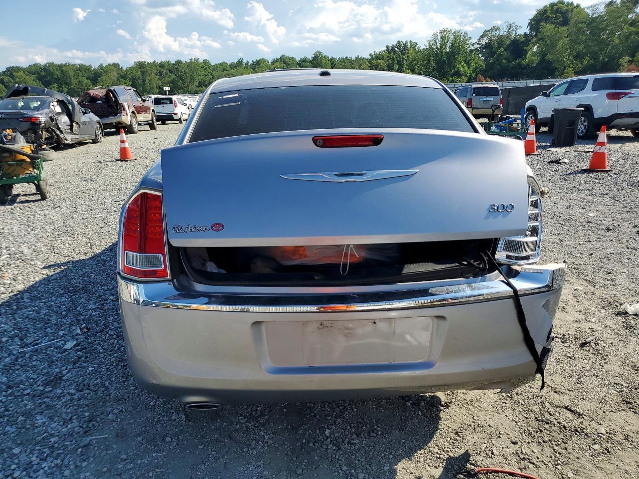 2014 Chrysler 300 - zdjęcie 6