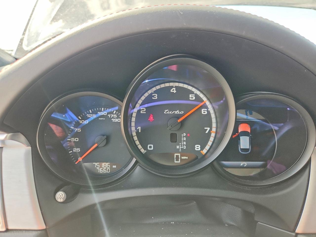 2015 Porsche Macan Turbo - zdjęcie 9