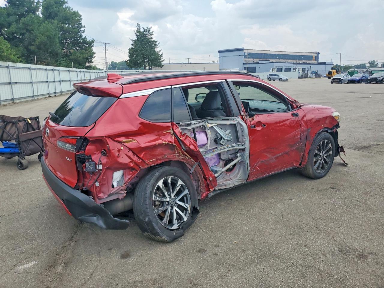 2022 Toyota Corolla Cross Xle - zdjęcie 3