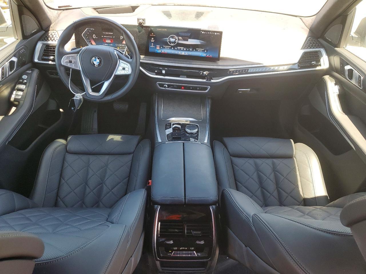 2024 BMW X7 xDrive40I - zdjęcie 8