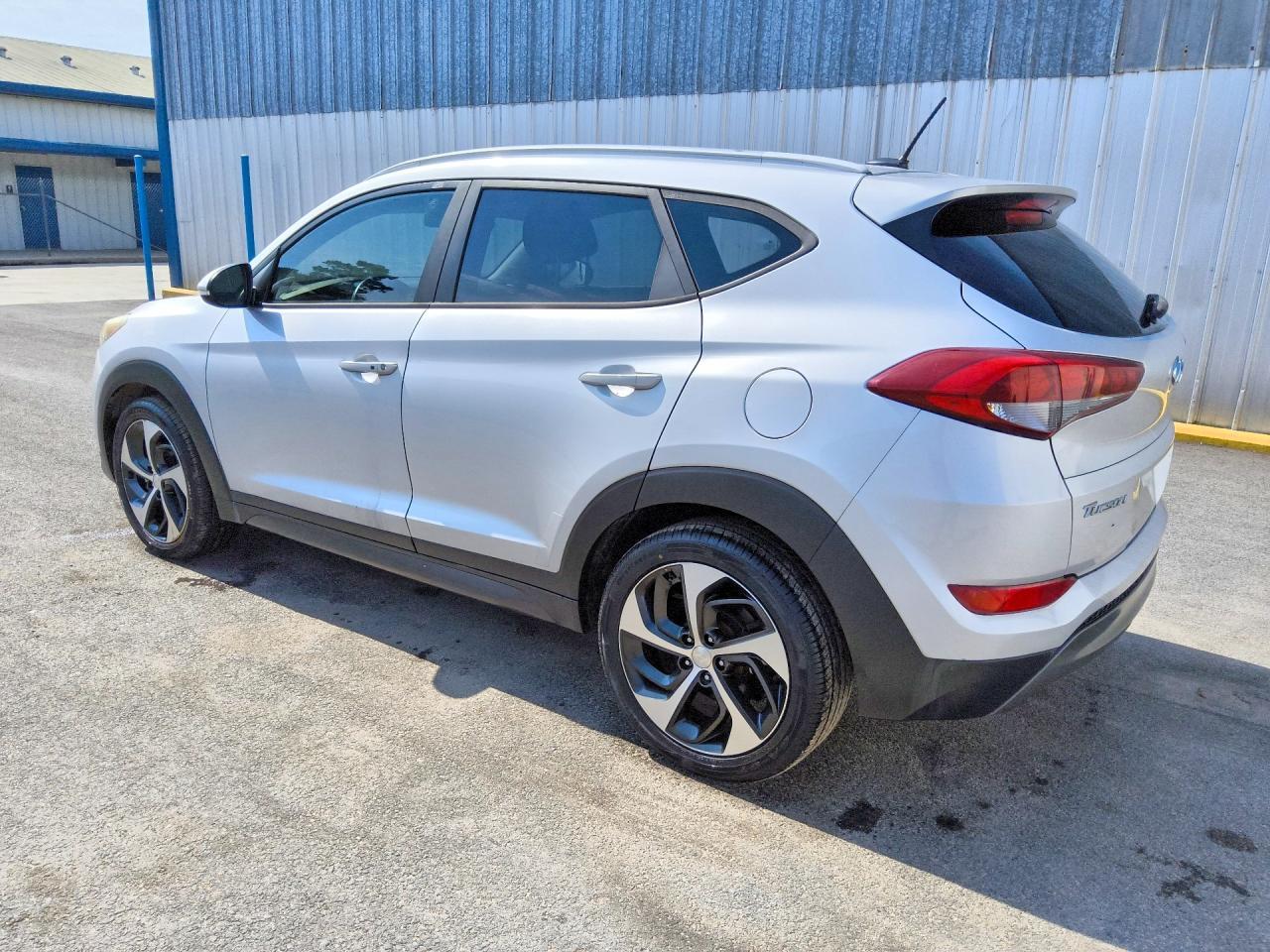 2016 Hyundai Tucson Sport - zdjęcie 2