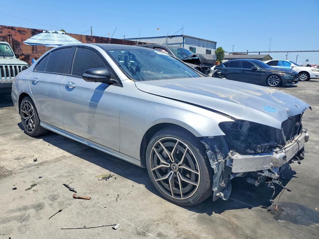 2022 Mercedes-Benz E 350 4Matic - zdjęcie 4