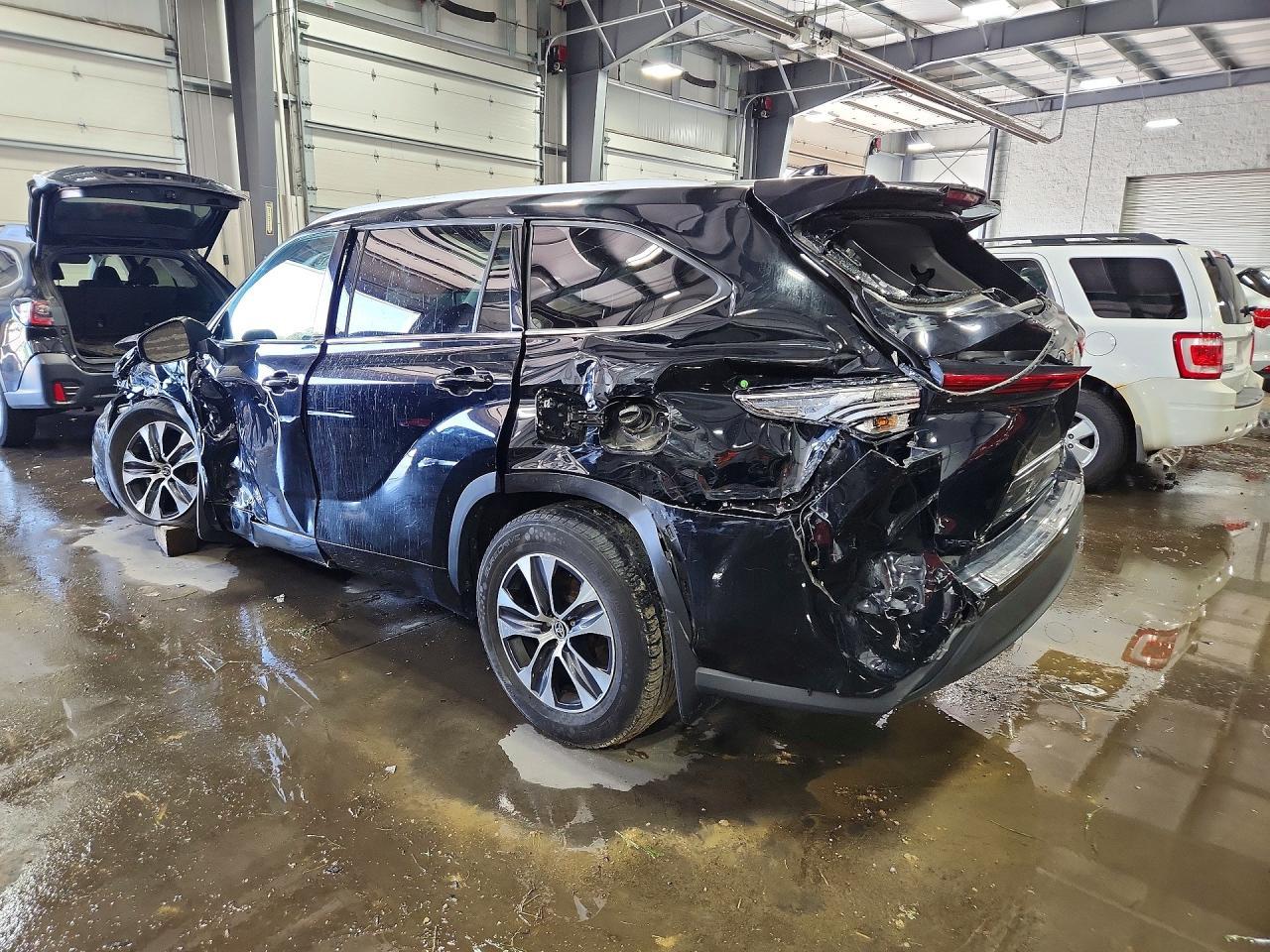2022 Toyota Highlander Xle - zdjęcie 2