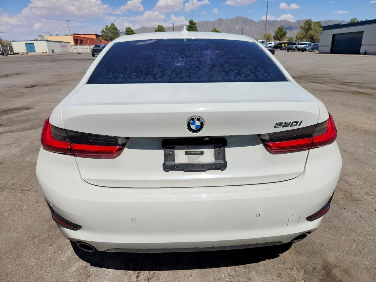 2019 BMW 330I - zdjęcie 6