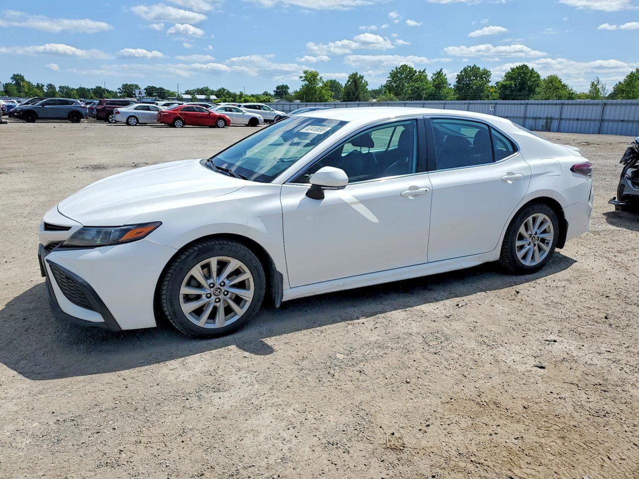 2021 Toyota Camry Se - zdjęcie główne