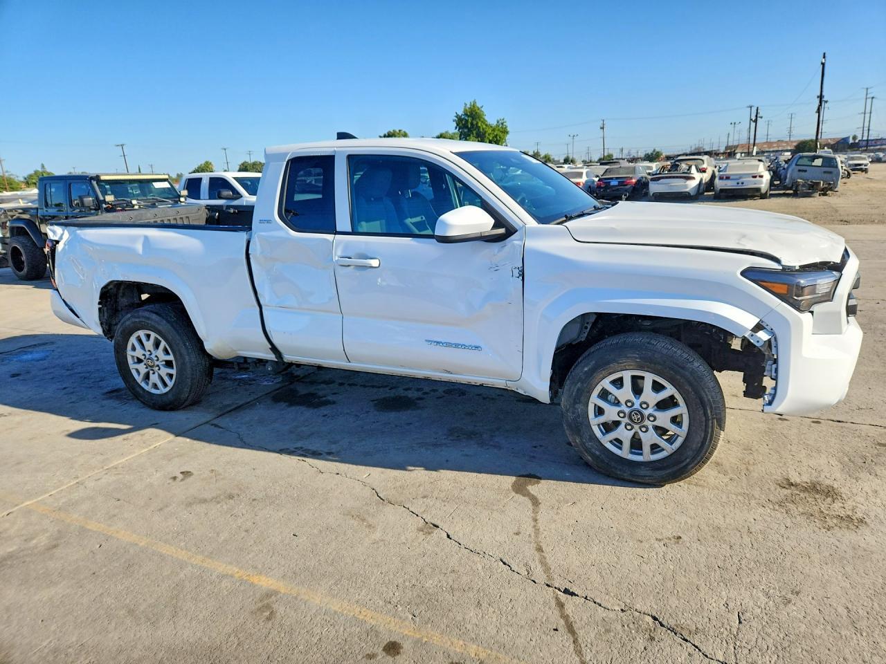 2025 Toyota Tacoma Sr5 - zdjęcie 4