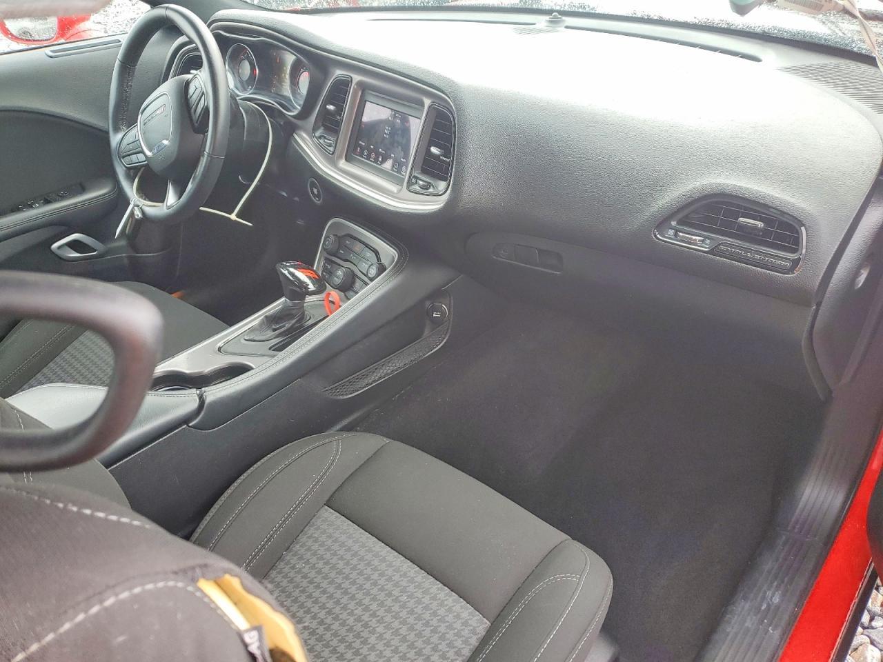 2022 Dodge Challenger Sxt - zdjęcie 8