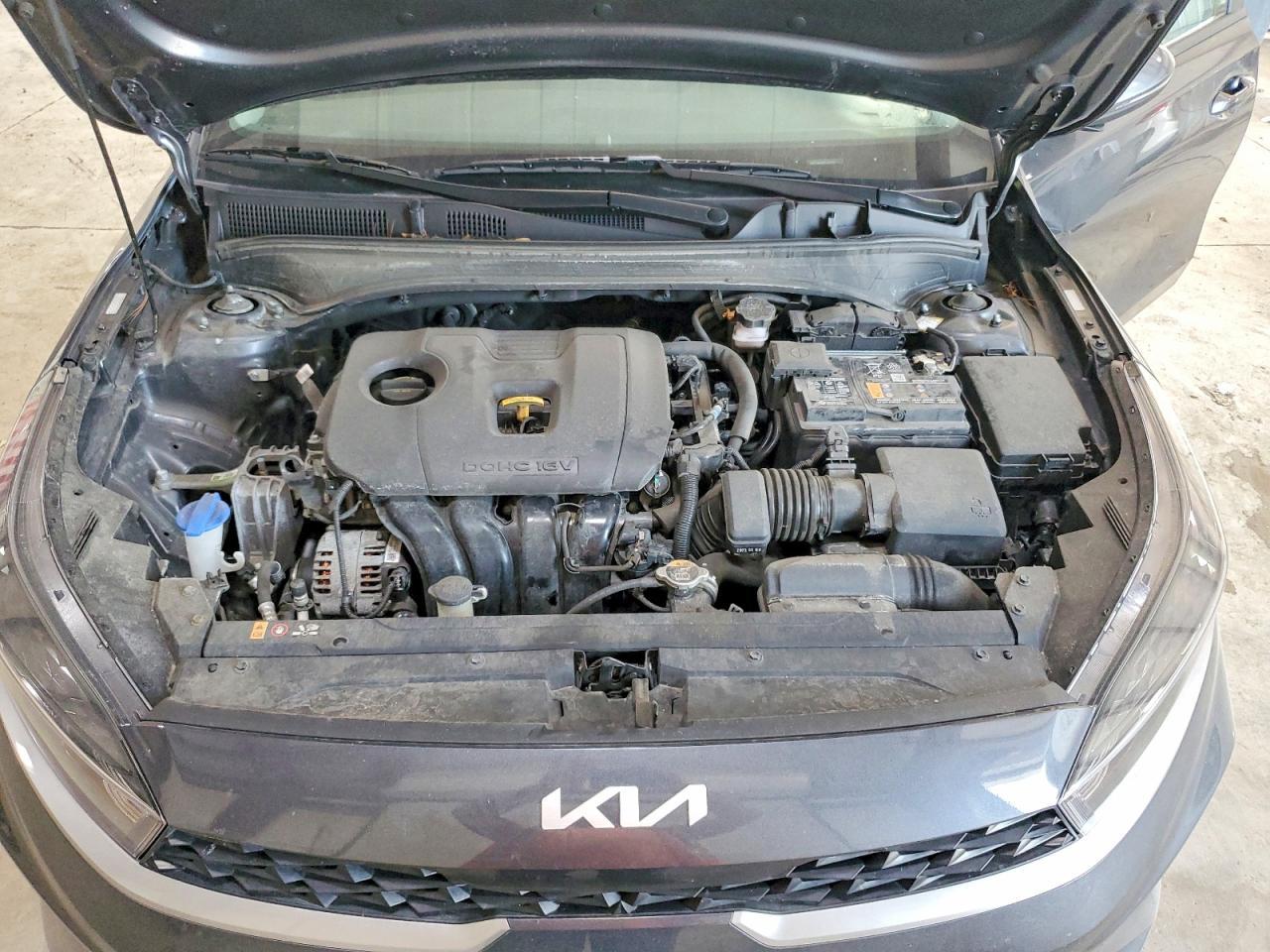 2023 Kia Forte Lxs - zdjęcie 11