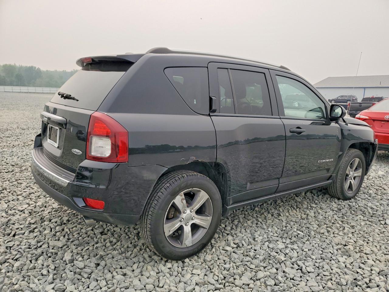 2017 Jeep Compass Latitude - zdjęcie 3
