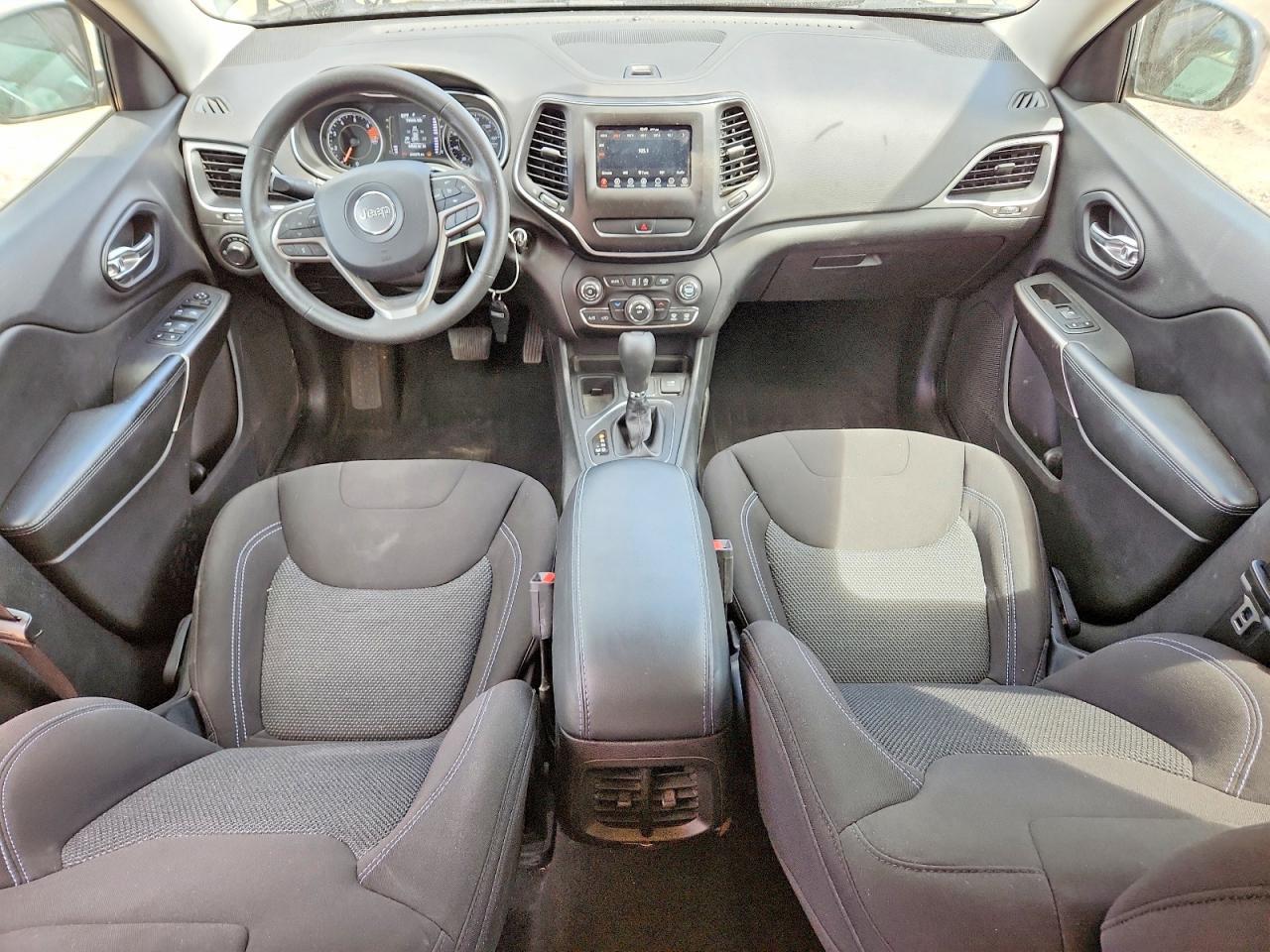 2020 Jeep Cherokee Latitude - zdjęcie 8