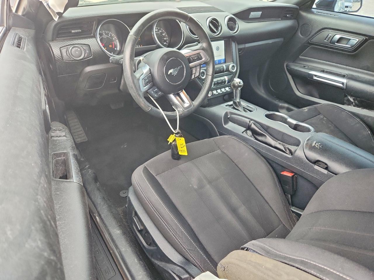 2022 Ford Mustang - zdjęcie 8