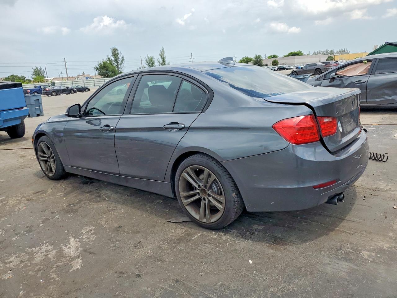 2013 BMW 328 Xi - zdjęcie 2