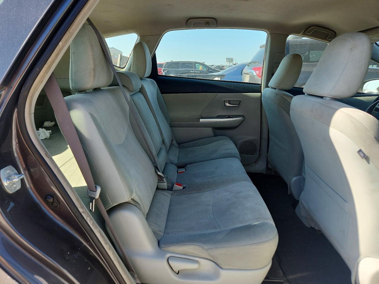 2014 Toyota Prius V Two - zdjęcie 10