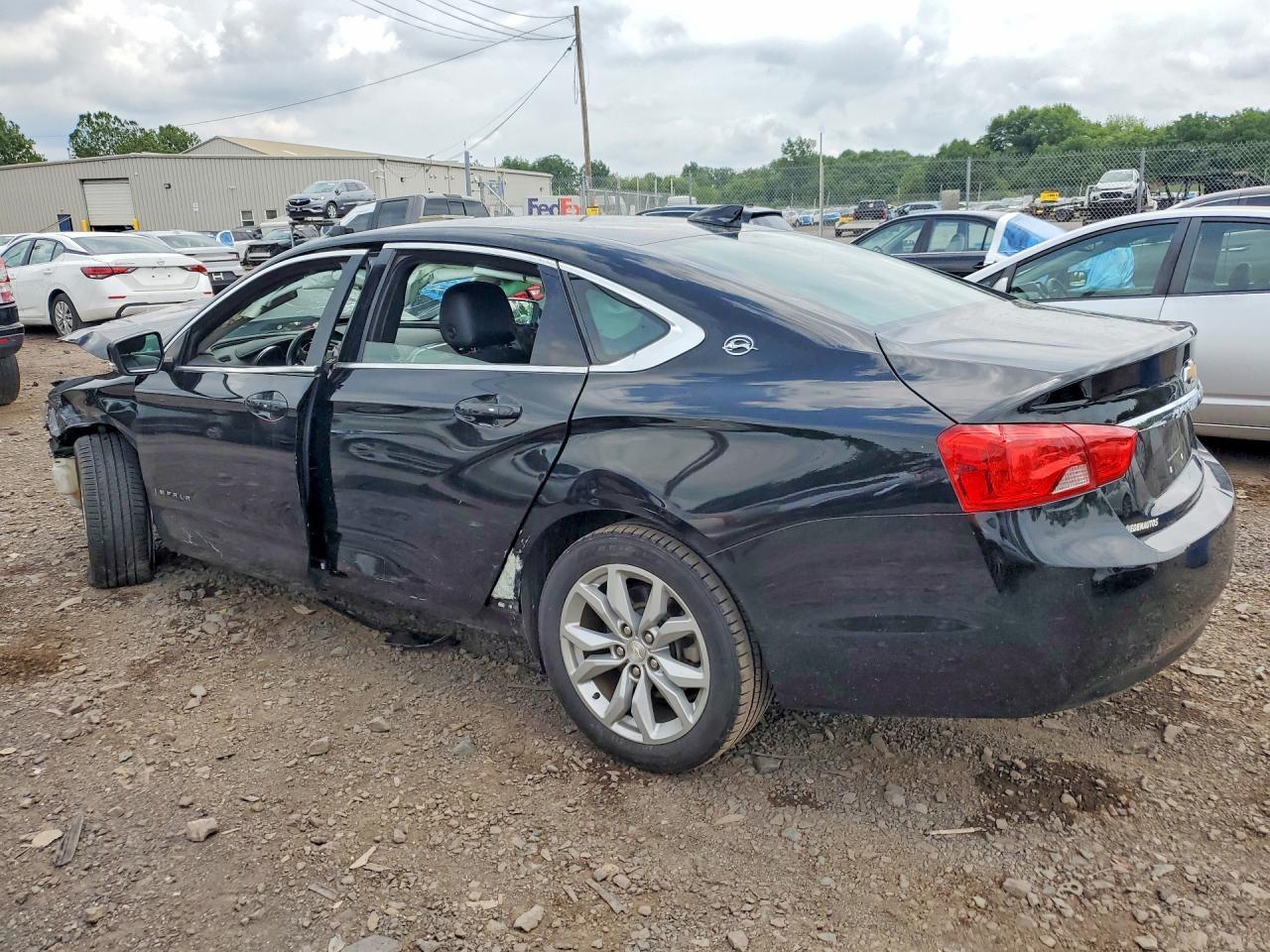 2019 Chevrolet Impala Lt - zdjęcie 2
