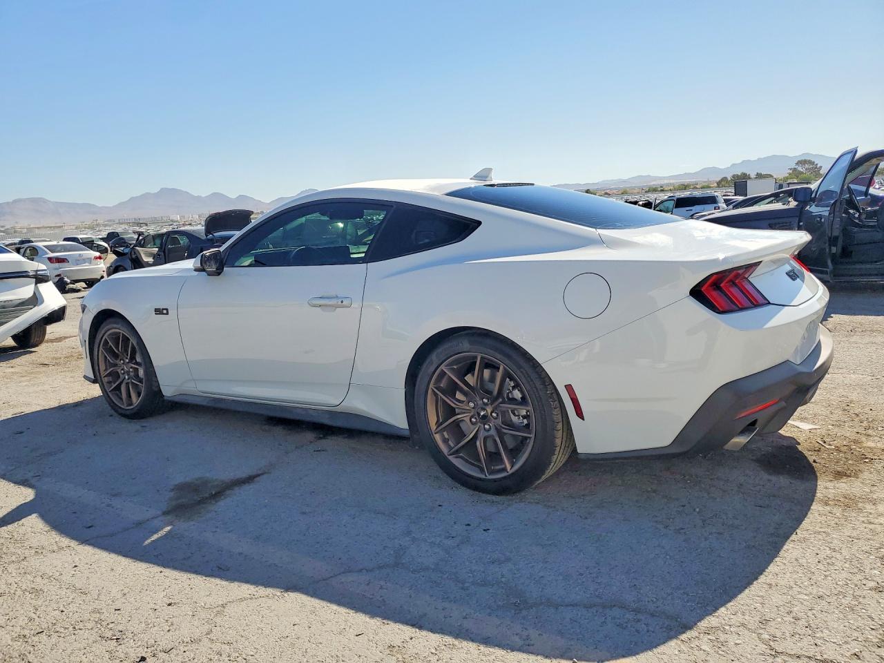 2025 Ford Mustang Gt - zdjęcie 2