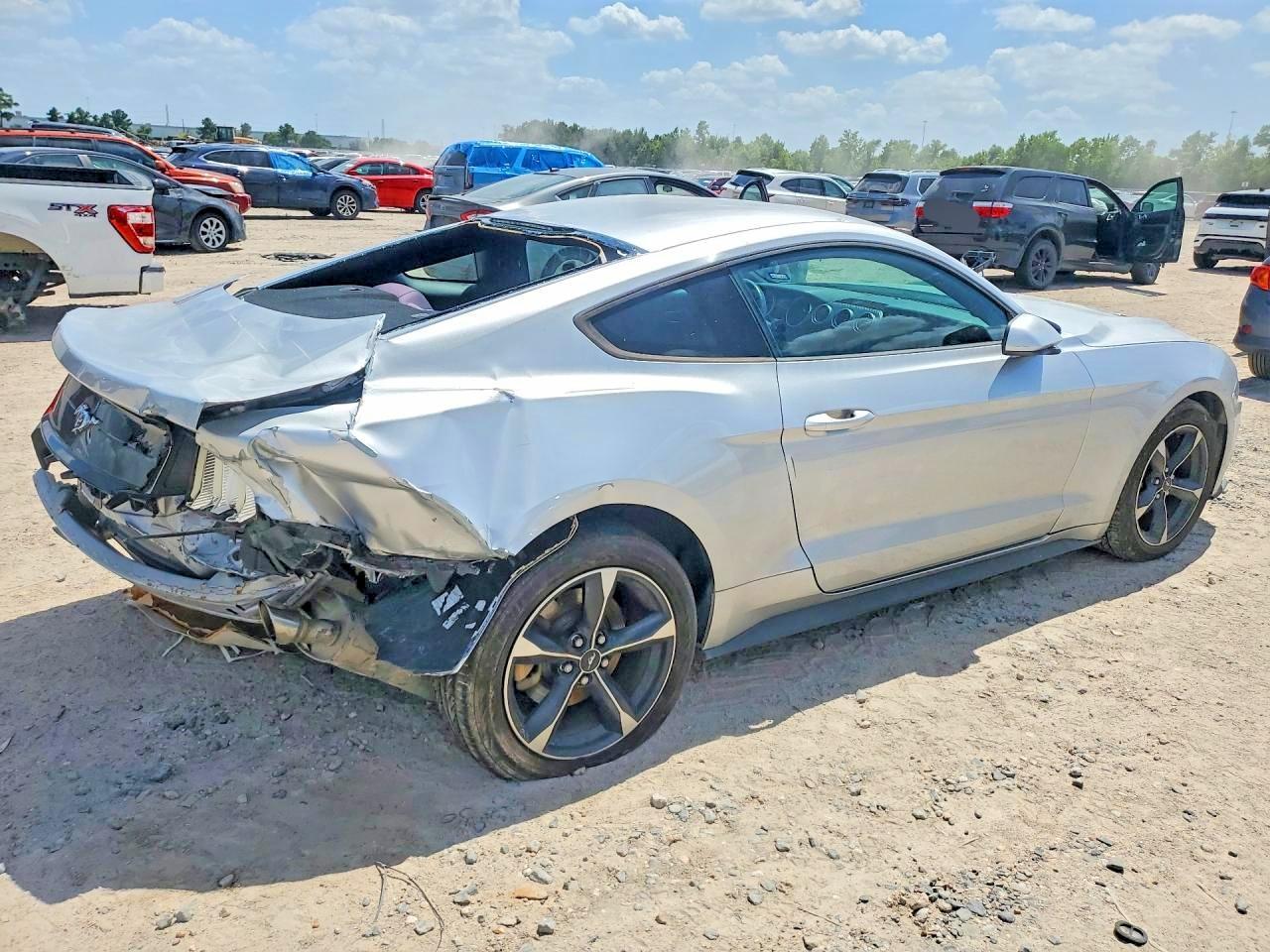 2018 Ford Mustang - zdjęcie 3