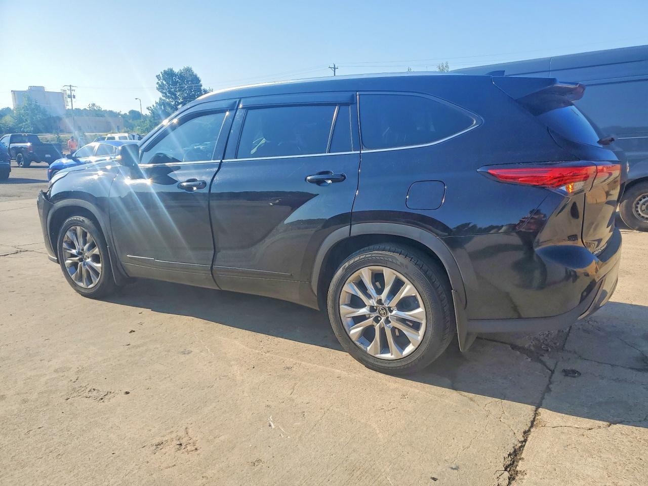 2021 Toyota Highlander Limited - zdjęcie 2