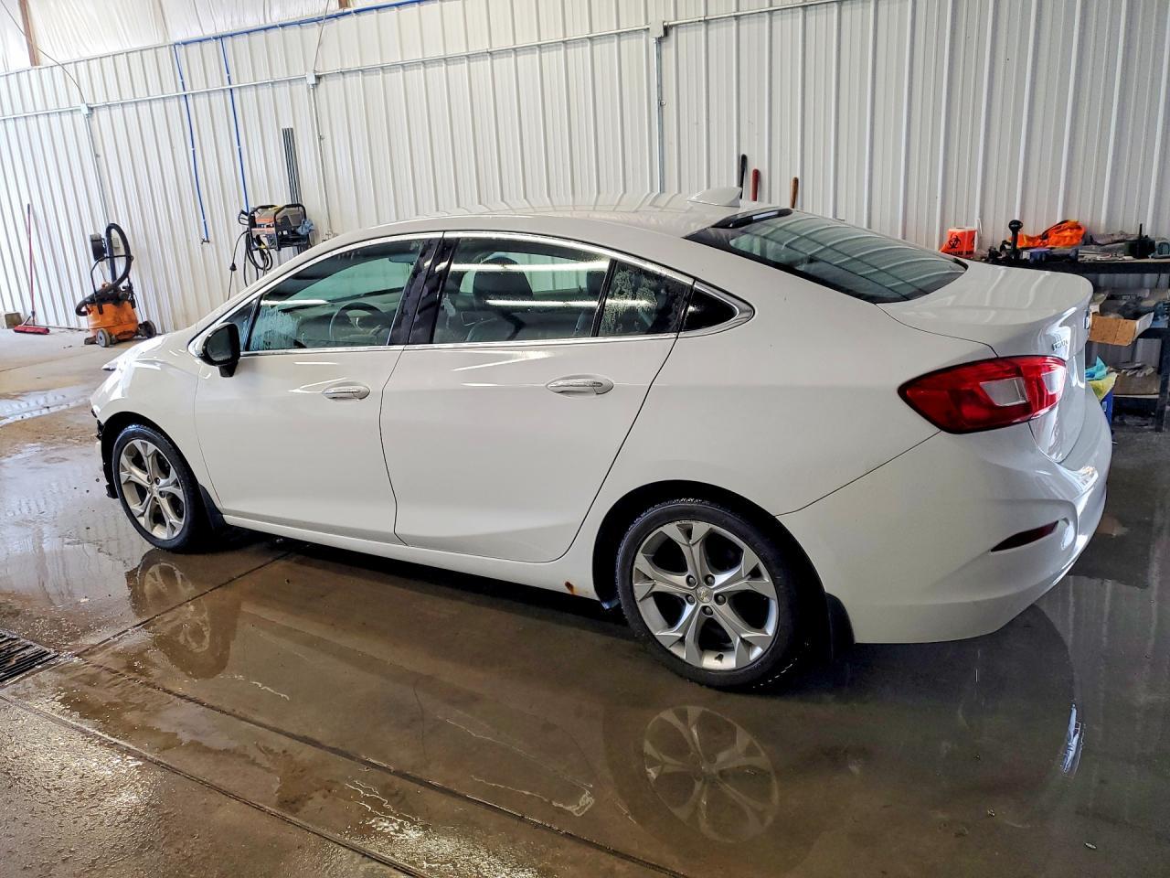 2017 Chevrolet Cruze Premier - zdjęcie 2