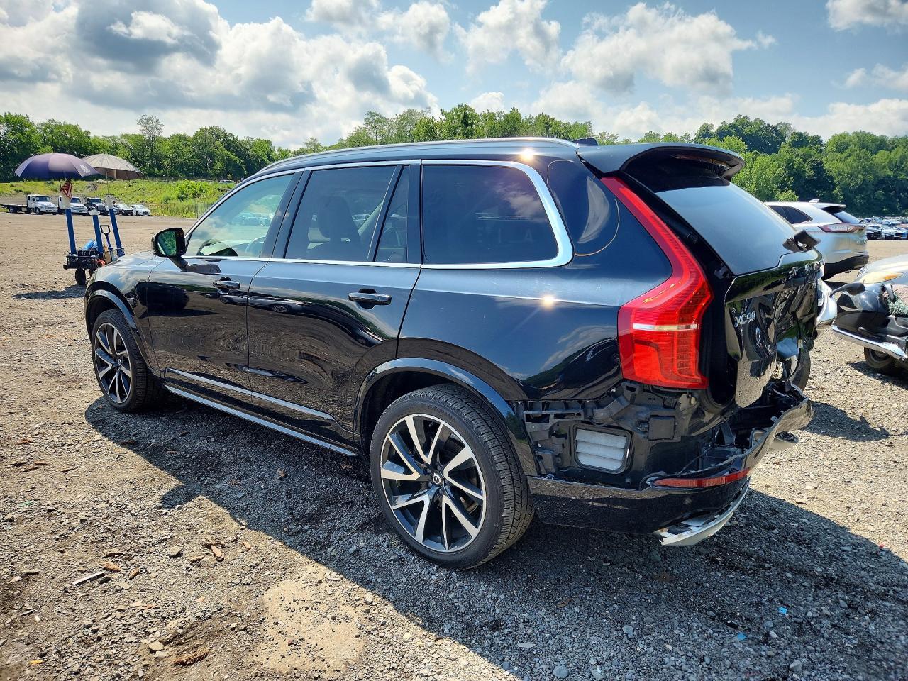 2021 Volvo Xc90 T6 Momentum - zdjęcie 2