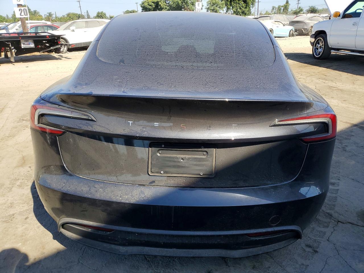 2025 Tesla Model 3 - zdjęcie 6