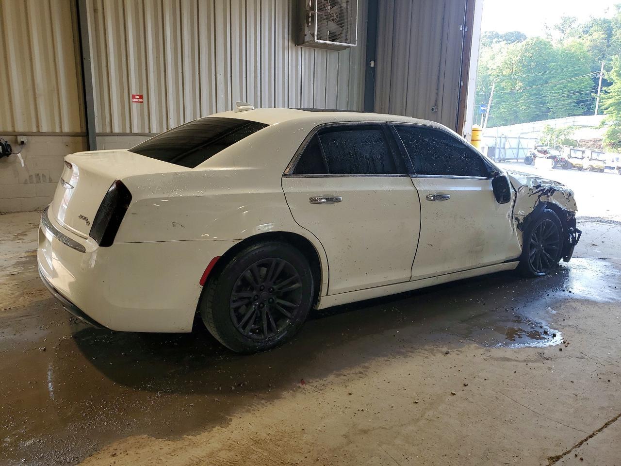 2016 Chrysler 300C - zdjęcie 3