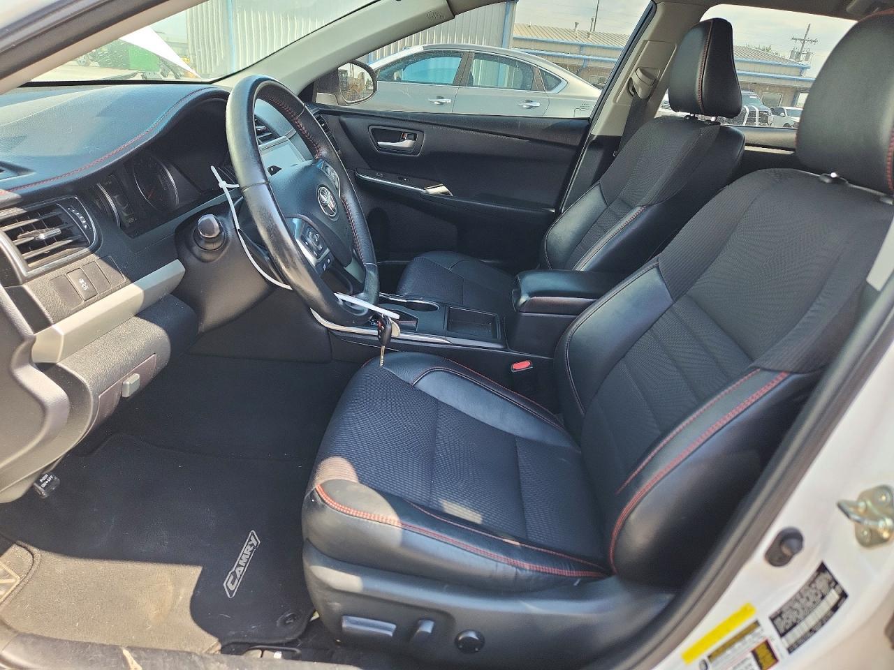 2016 Toyota Camry Se - zdjęcie 7