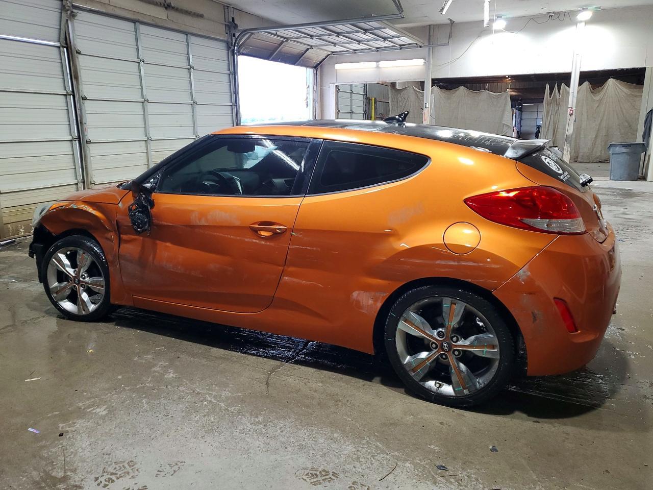 2016 Hyundai Veloster Base - zdjęcie 2