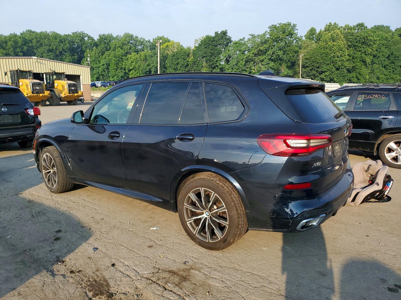 2022 BMW X5 xDrive40I - zdjęcie 2